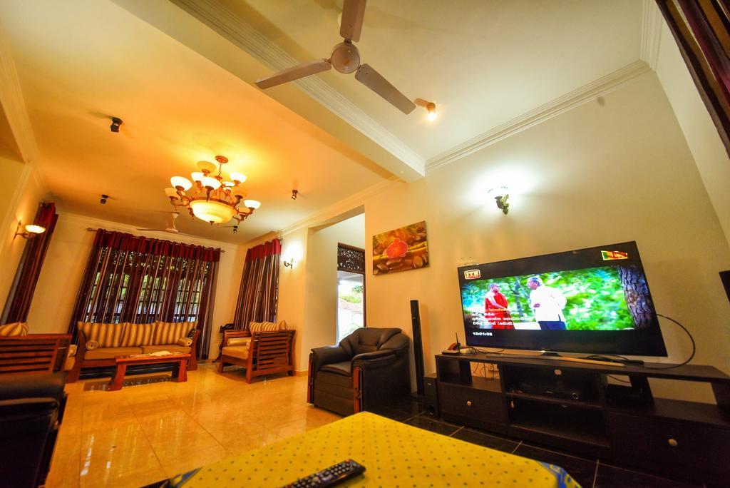Asian Villa Negombo Exterior foto